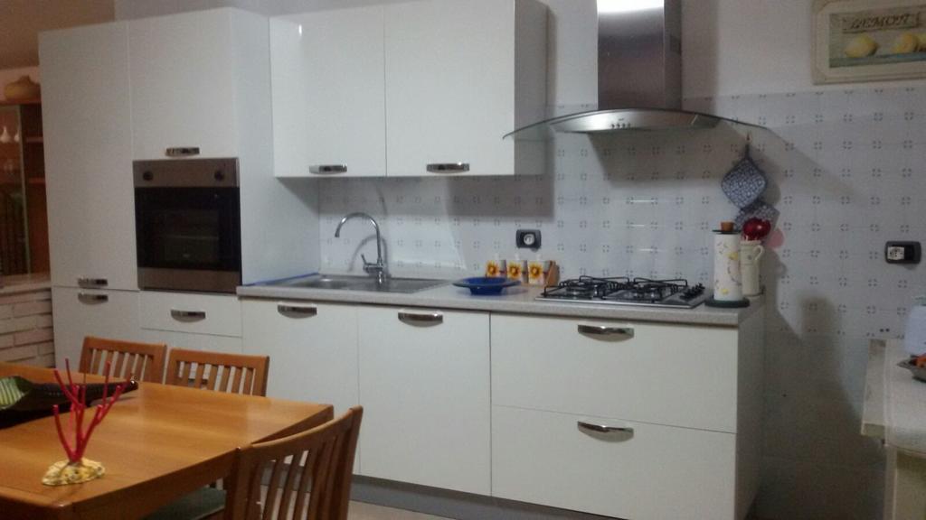 Robert House Apartment Алгеро Екстериор снимка