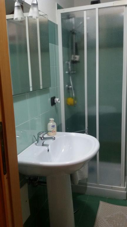 Robert House Apartment Алгеро Екстериор снимка
