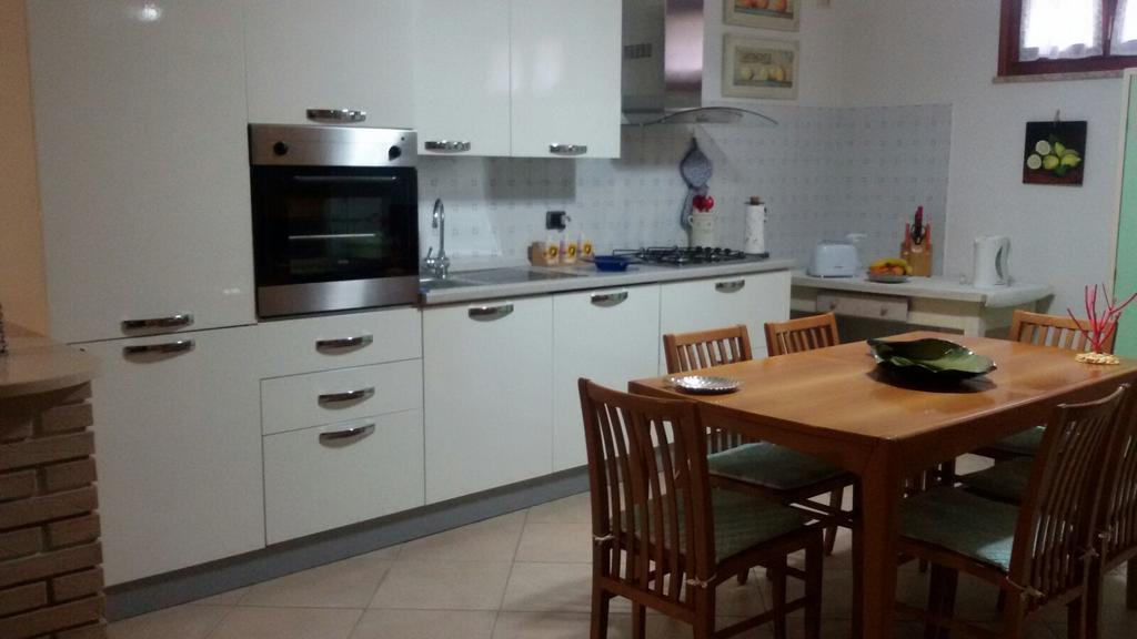 Robert House Apartment Алгеро Екстериор снимка